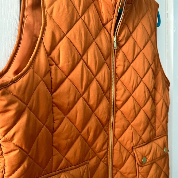 St. John’s Bay Quilted Vest – Brown Sugar Almond | Classic Preppy | Size L | NWT - Picture 2 of 7